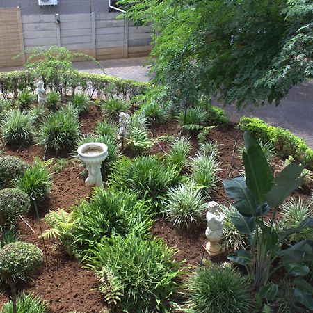 Purple Olive Guest House Pretoria-Noord Exterior foto