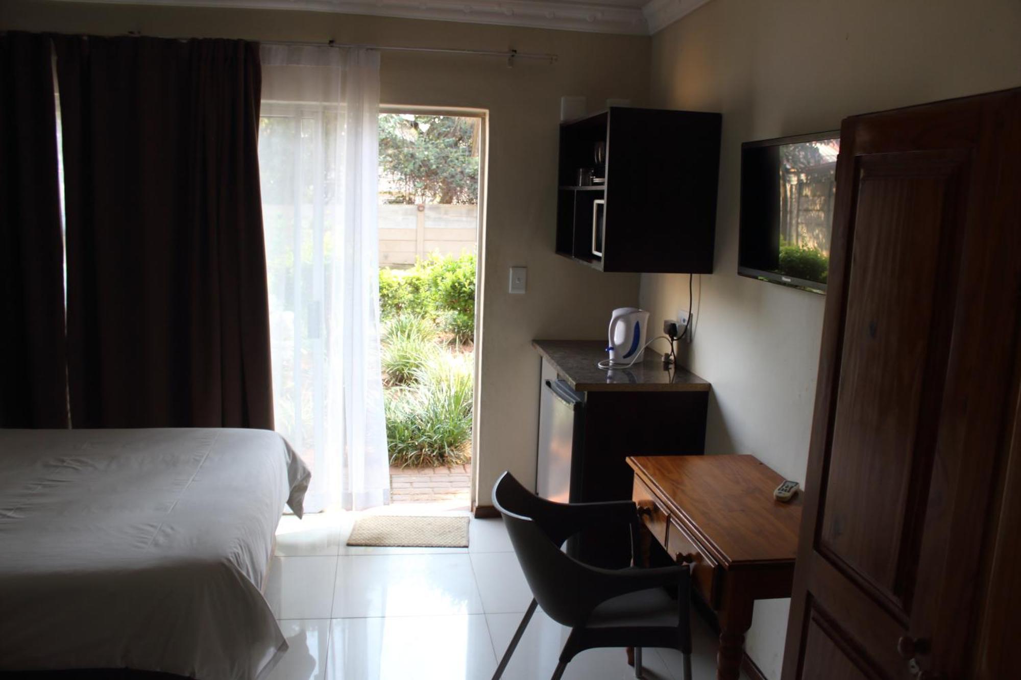 Purple Olive Guest House Pretoria-Noord Exterior foto