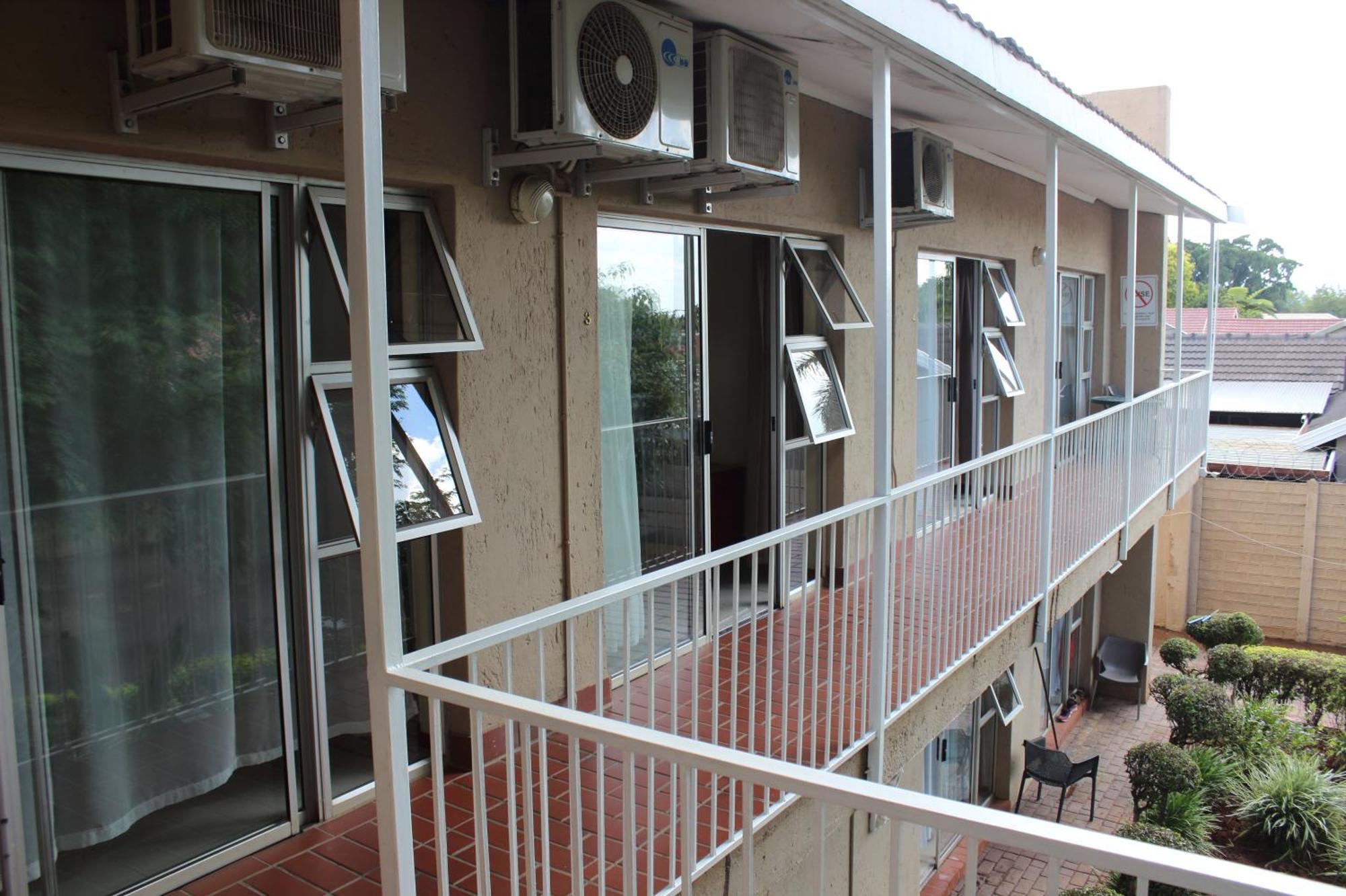 Purple Olive Guest House Pretoria-Noord Exterior foto