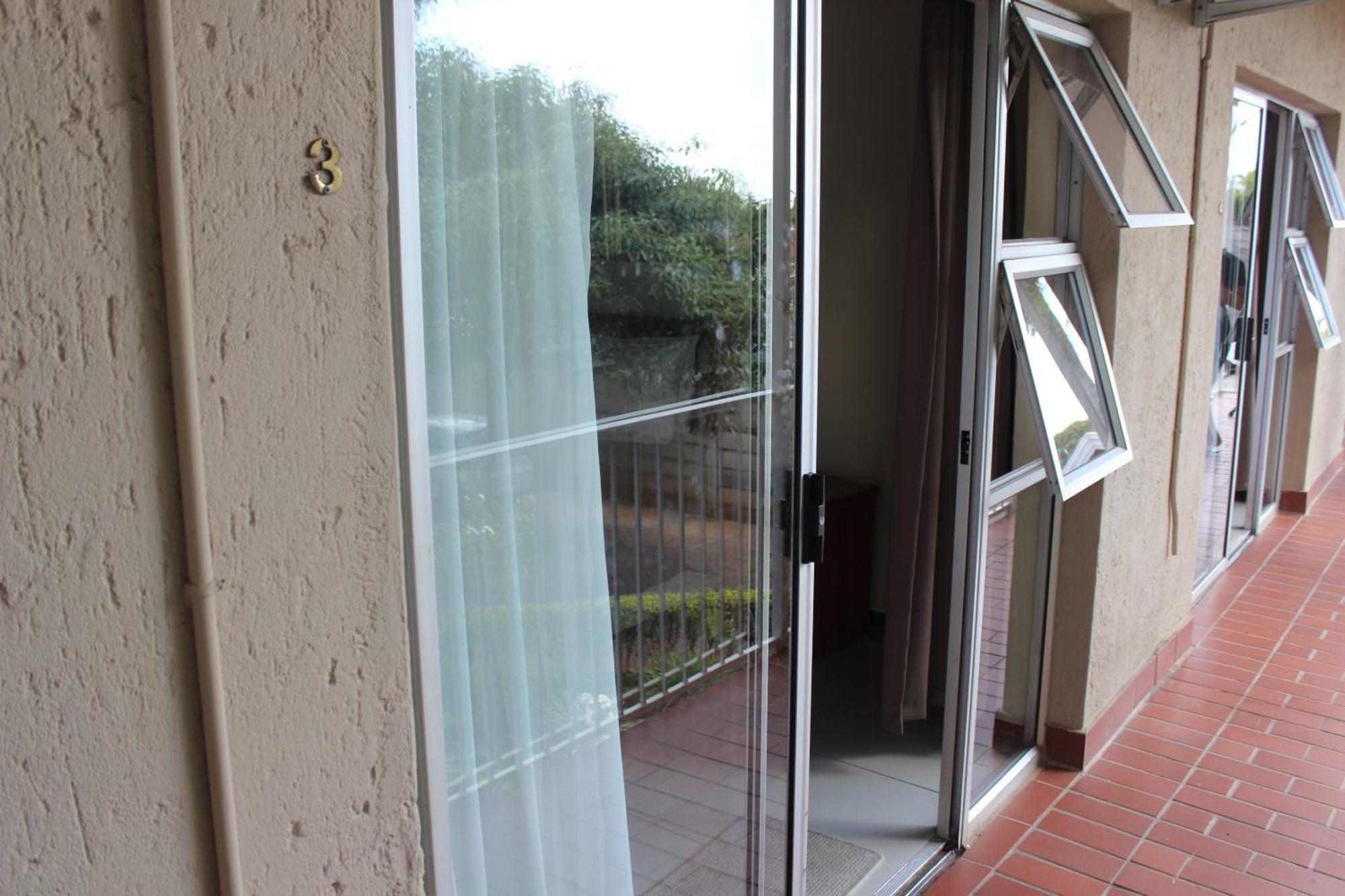 Purple Olive Guest House Pretoria-Noord Exterior foto