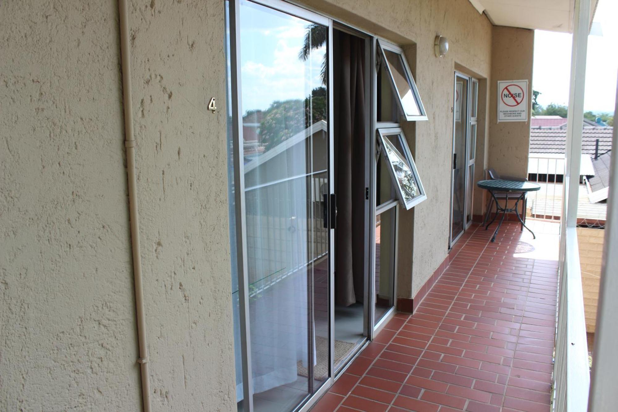Purple Olive Guest House Pretoria-Noord Exterior foto