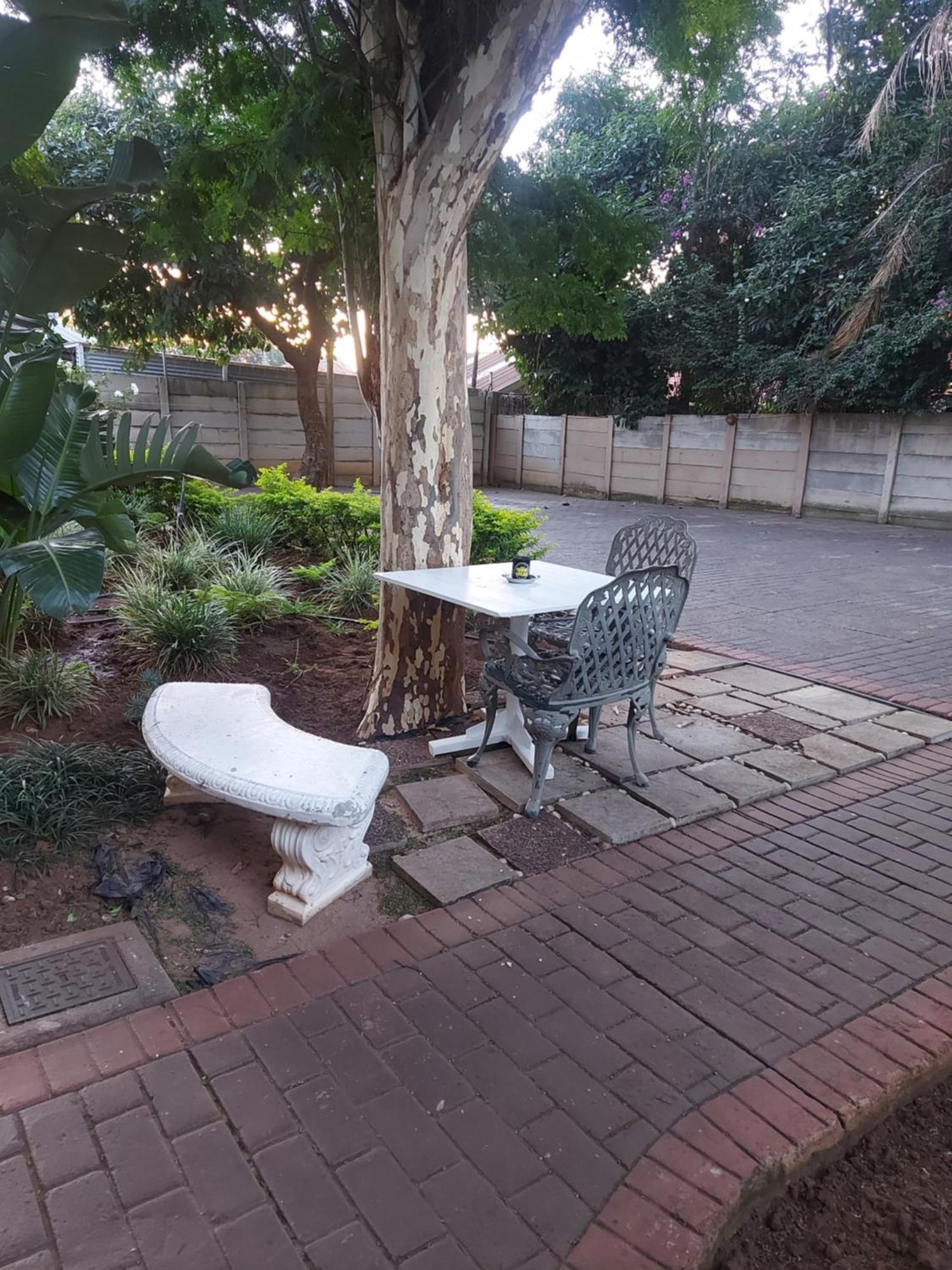 Purple Olive Guest House Pretoria-Noord Exterior foto