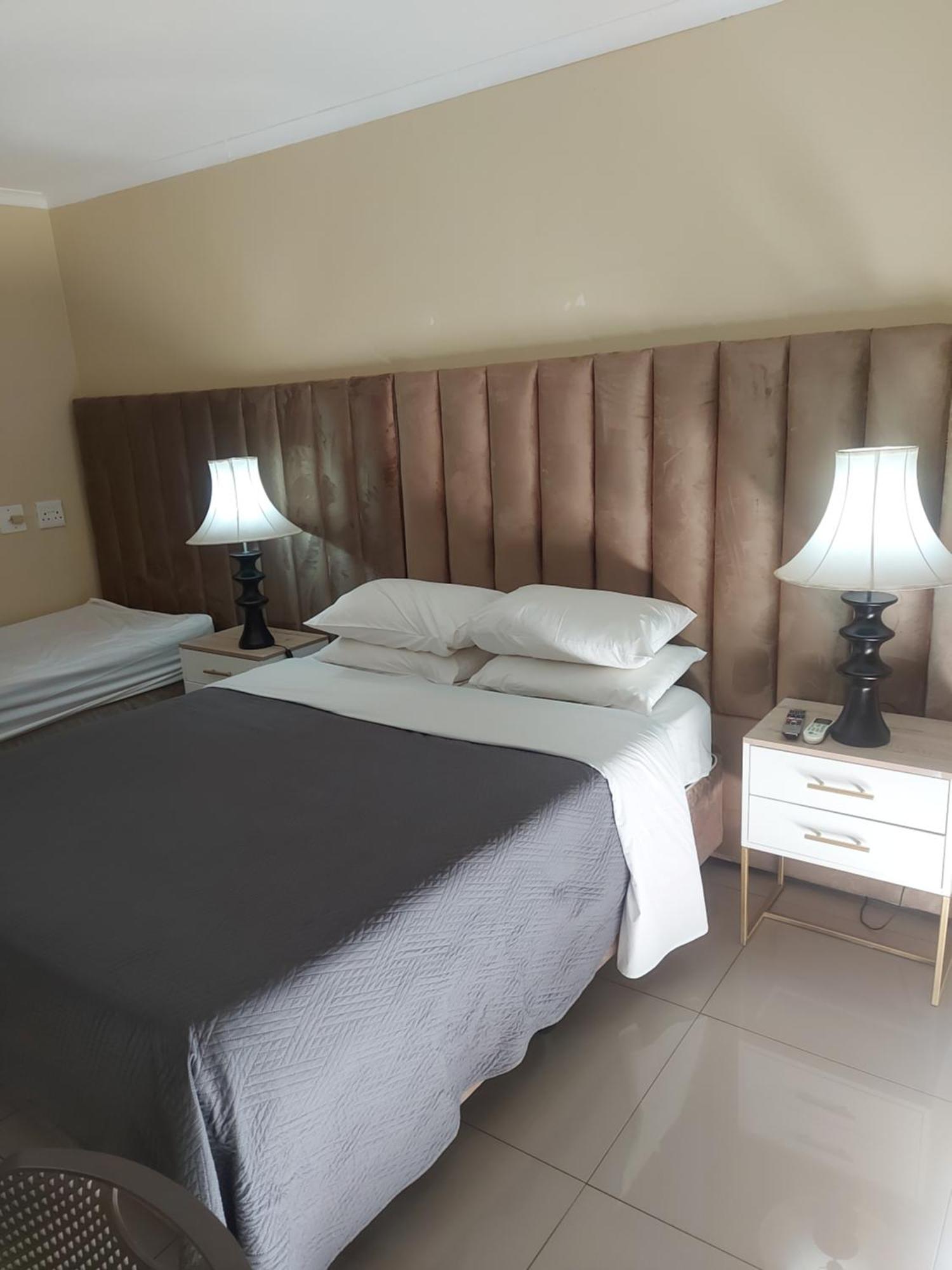 Purple Olive Guest House Pretoria-Noord Exterior foto
